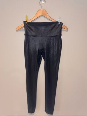 SPANX Black Faux Leather Leggings Classic Style Shape-wear Fitted Medium Petite